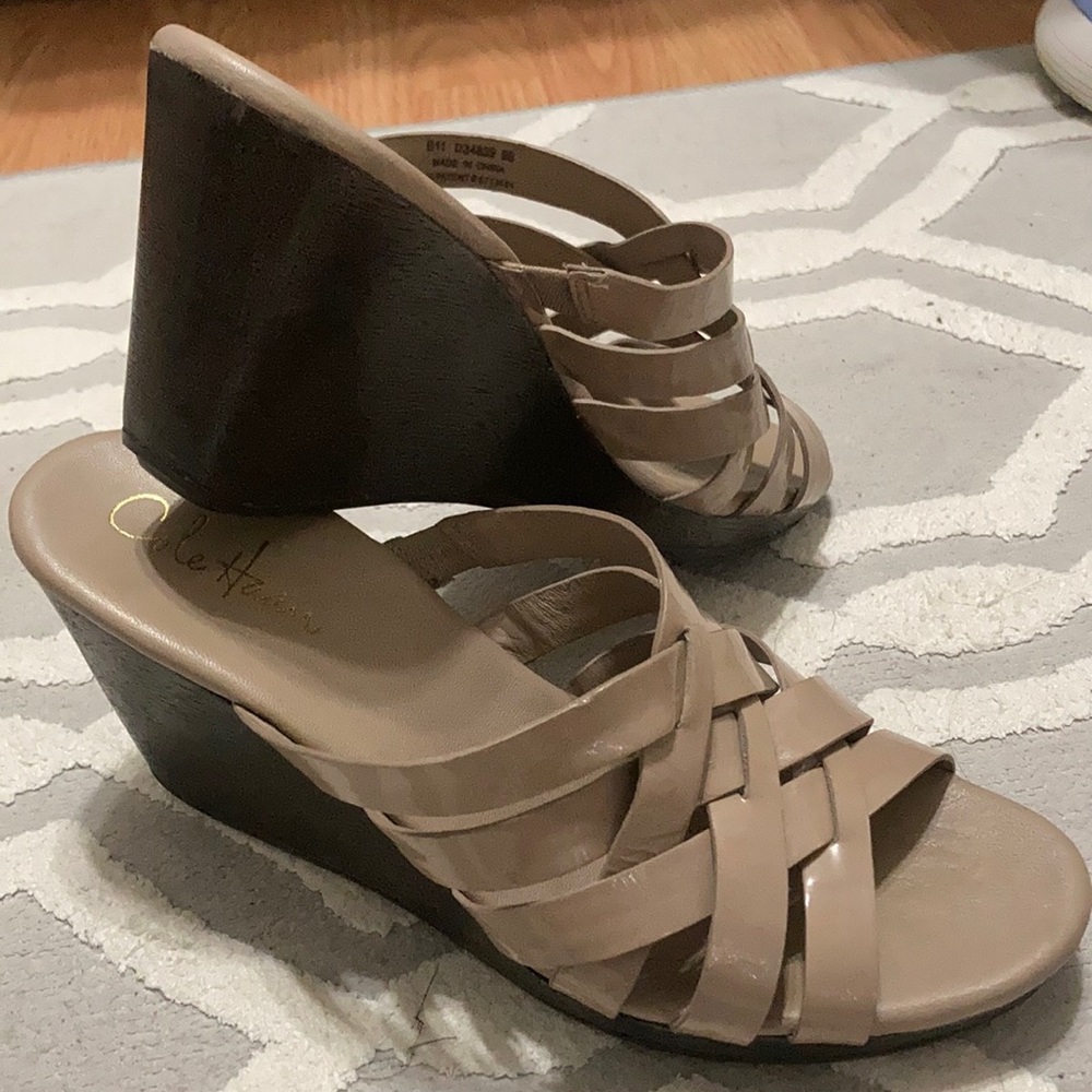 COLE HAAN NIKE AIR SANDALS NUDE LEATHER WEDGE sz9